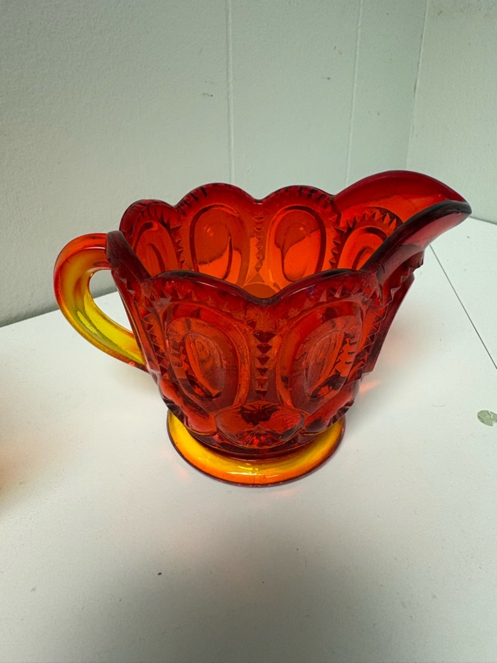 Vintage L.E. Smith Amberina Glass Cream and Sugar in Moon and Stars Pattern EUC - Picture 3 of 10